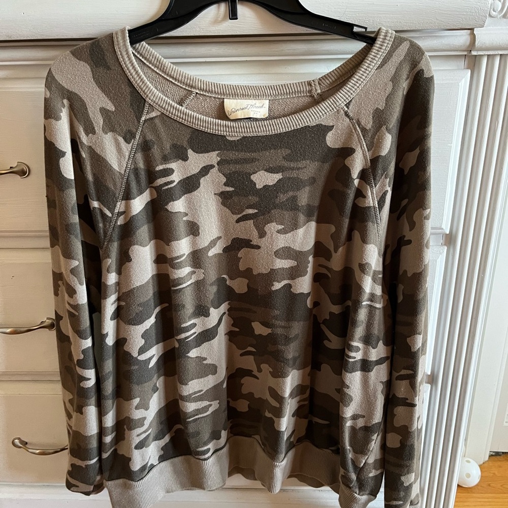 Universal Threads Camo Sweatshirt